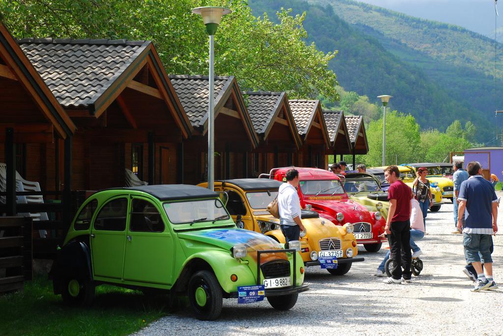 Bungalows Conca De Ter บิลายองกา เด แตร์ ภายนอก รูปภาพ