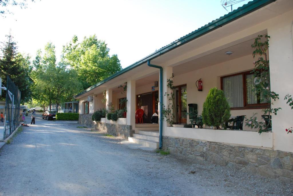Bungalows Conca De Ter บิลายองกา เด แตร์ ภายนอก รูปภาพ